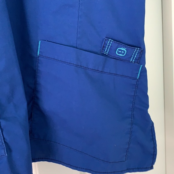 Women’s Scrub Top Blue - Picture 4 of 5